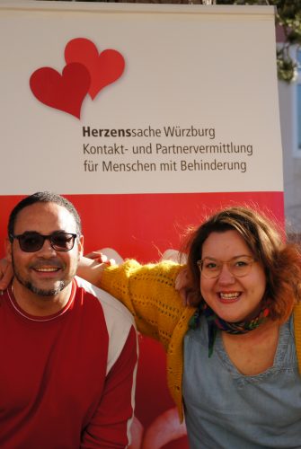 Team Herzenssache – Peer-Beraterin*in und Sozialarbeiterin